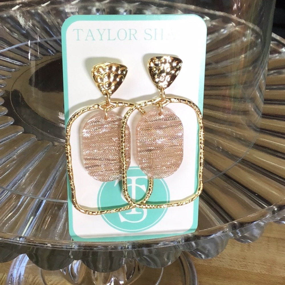 TAYLOR SHAYE EARRINGS❤️❤️